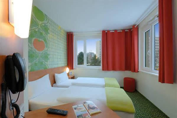 B&B Hotel Frankfurt-West Франкфурт-на-Майне Экстерьер фото
